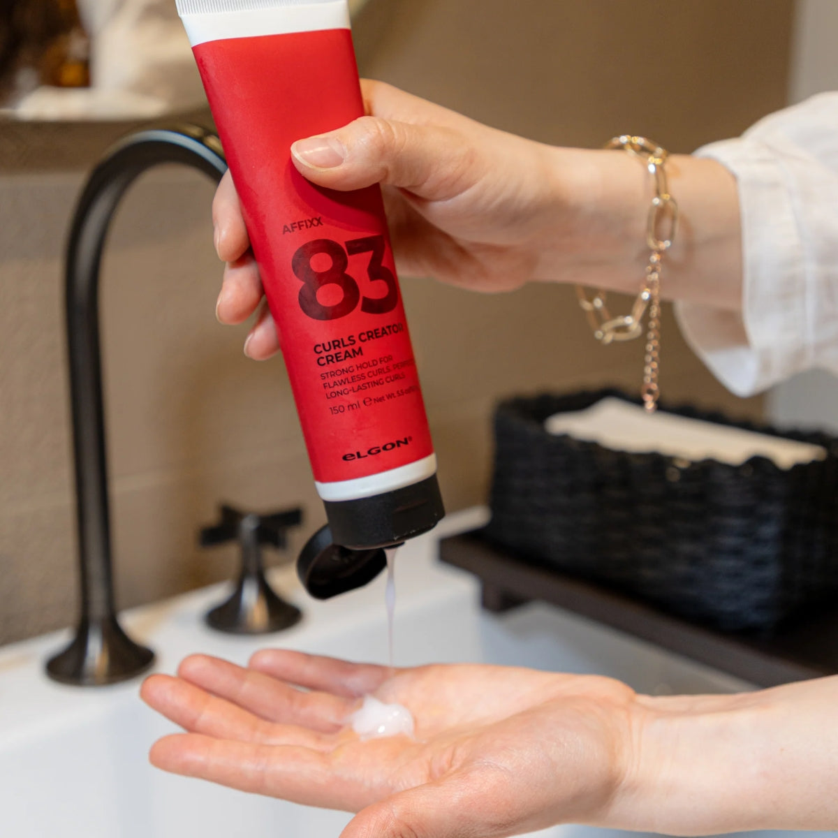 Crema De Peinar Rizos Fijación Fuerte Affixx 83 Elgon