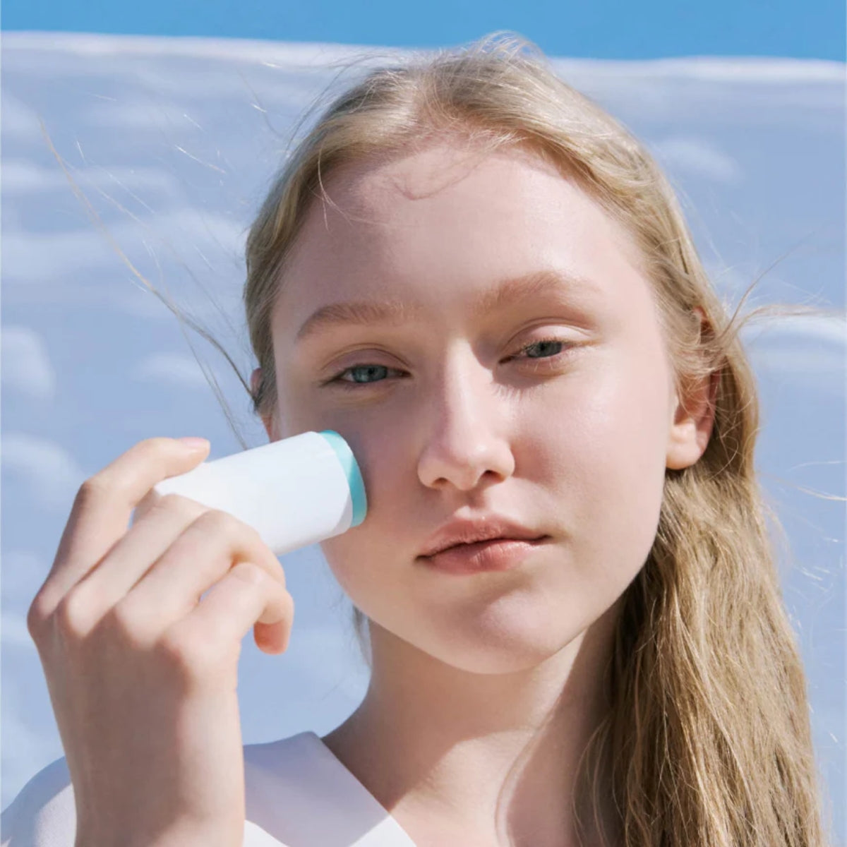 Protector Solar Facial Barra Hyalu-Cica Silky Skin1004