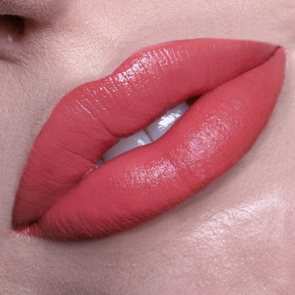 Labial Líquido Gloss Velvet  Nee