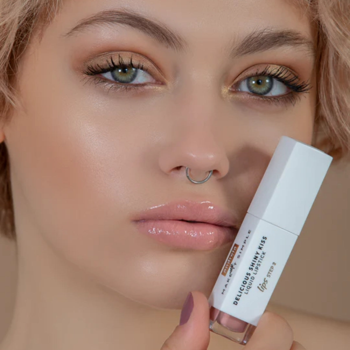 Brillo Labial Shinny Kiss Andreia