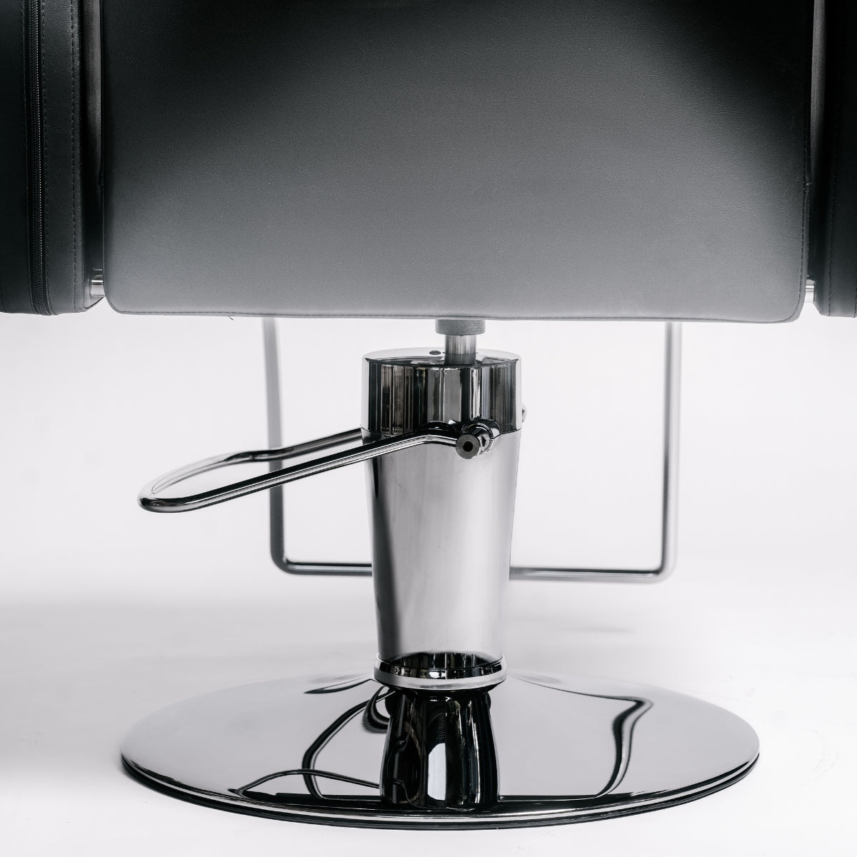 Sillon Rialto Negro Base Ronde Maletti